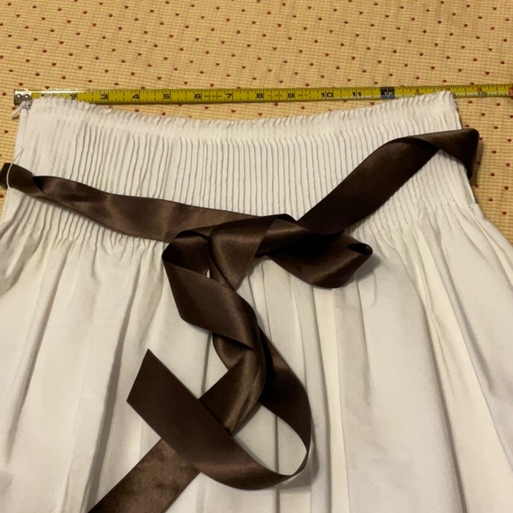 BURBERRY WHITE EYELET SKIRT NWOT JUST GORGEOUS - Picture 12 of 13